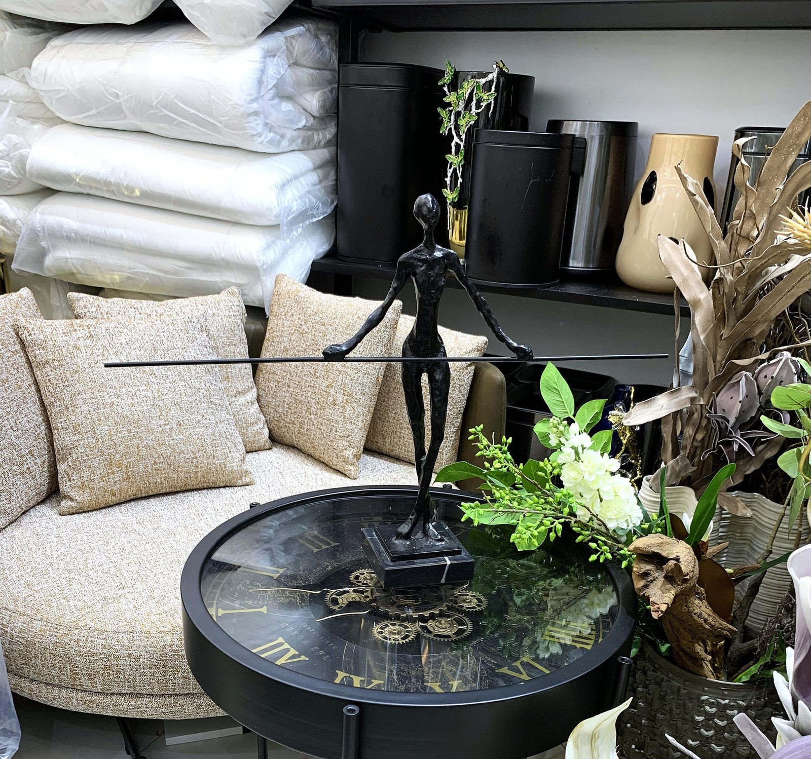 Elegant Hotel Ornaments – Durable Decorative Accents - Image 3