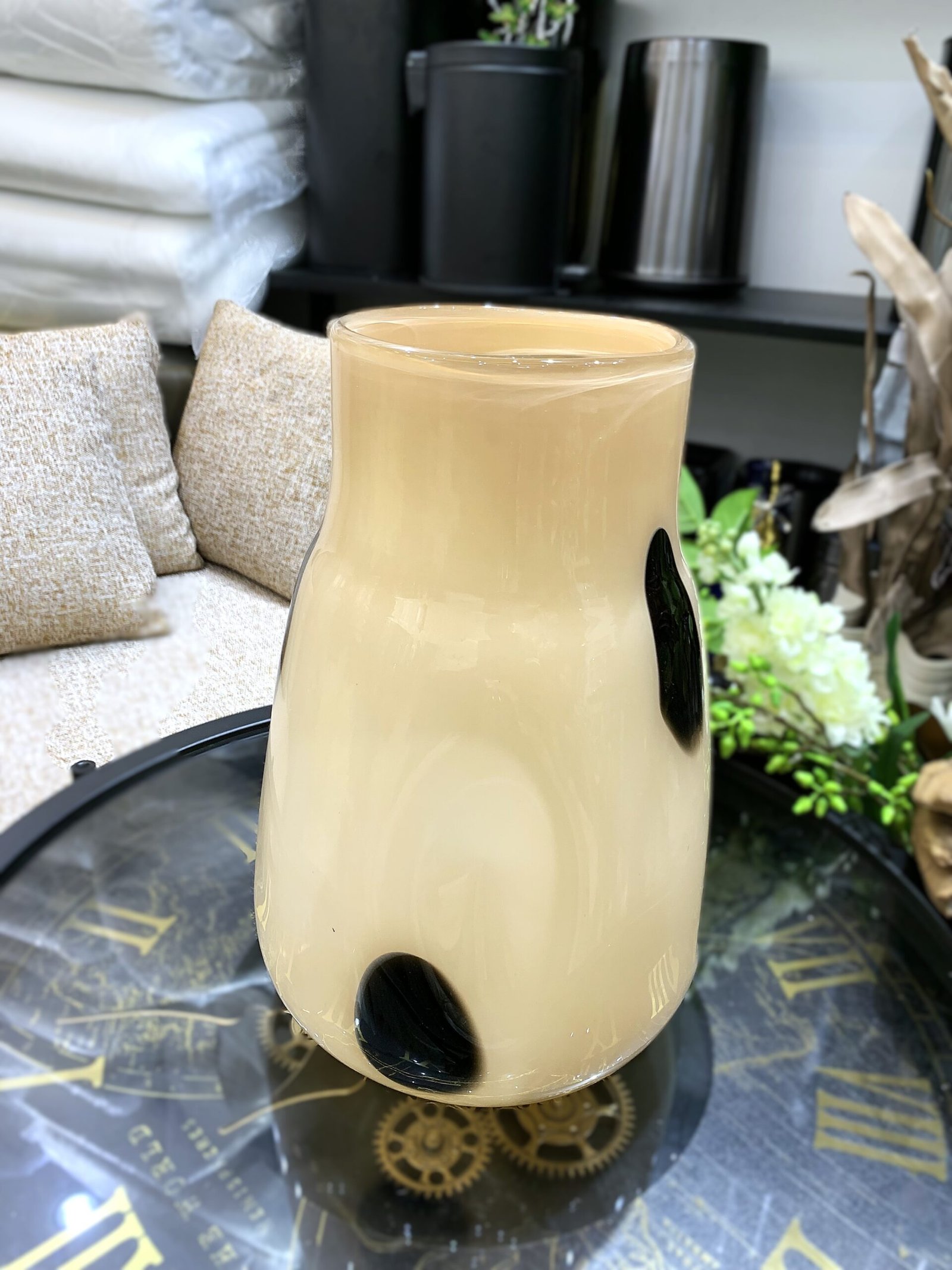 Elegant Hotel Ornaments – Durable Decorative Accents - Image 5